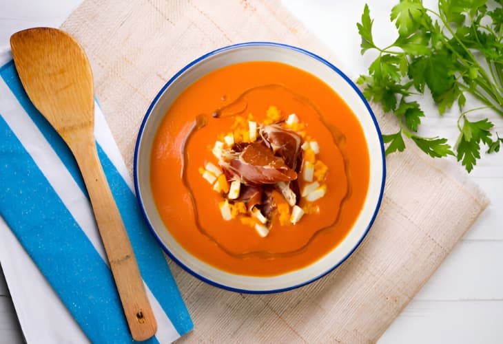 Prepara salmorejo cordobés en casa