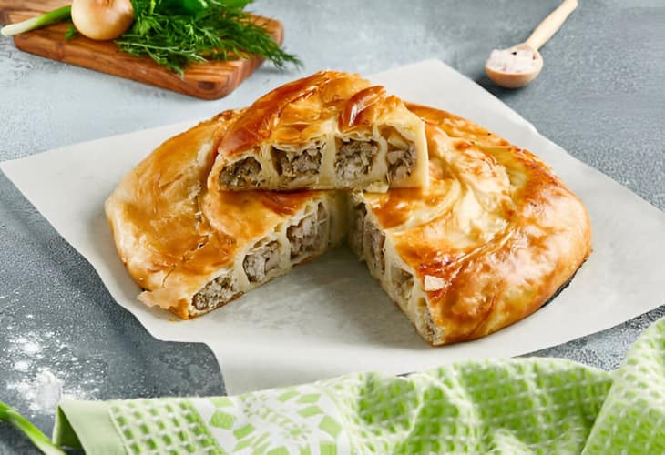 Prepara borek turco de espinacas y queso