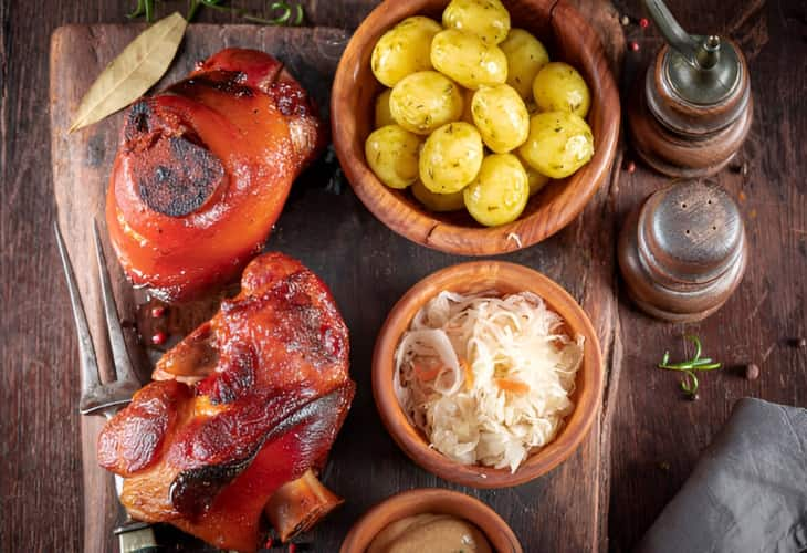 Prepara codillo al horno fácil