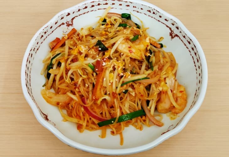 Receta de fideos chinos con pollo y verduras