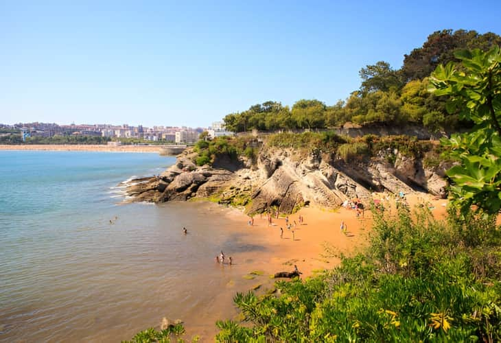 Las playas en Santander, los Molinucos