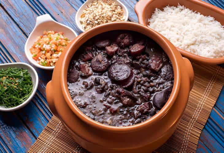 Receta de feijoada brasileña en casa