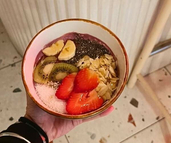 Desayunos, meriendas y açaí bowls en Santander: descubre Mamasana, el rincón saludable de Santander