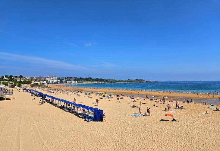 Playas con banderas azules en Cantabria 2025