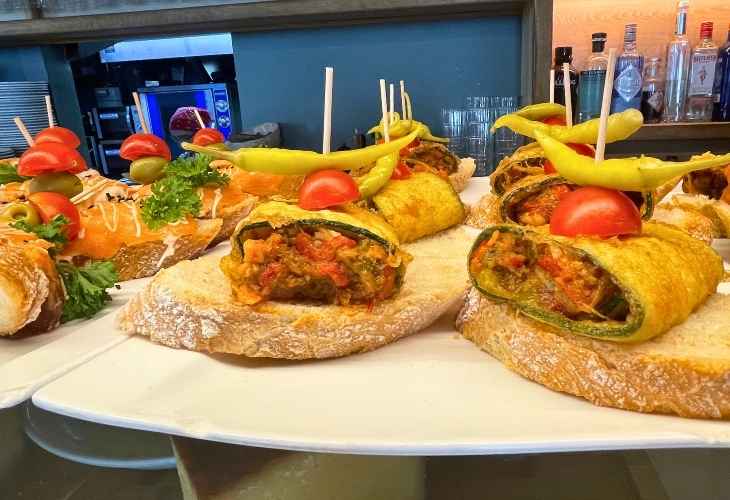 De tapas por Santander: Los mejores bares para una noche de picoteo