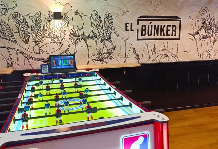 Comer bien con niños en Santander restaurantes recomendado por familias el bunker con parque de juegos
