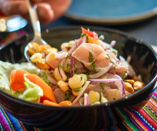 Ceviche peruano en Santander: sabor auténtico en Mr Uchu